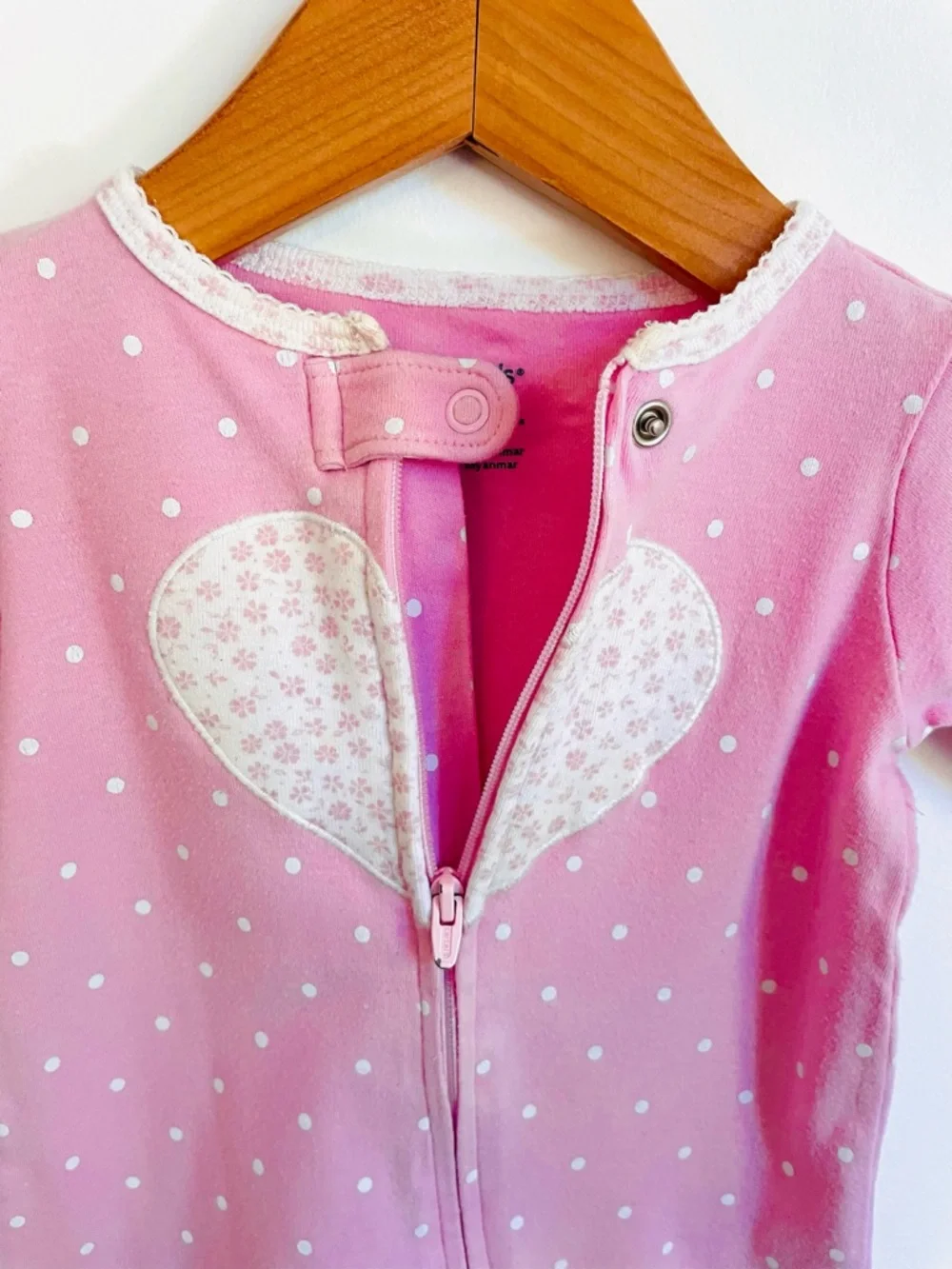 6/$20💥Baby Girl Pink Heart Sleeper / Playsuit, Footed, Floral Soles & Cuffs - Picture 7 of 11